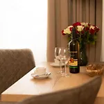 Gloria & Guest house 3*