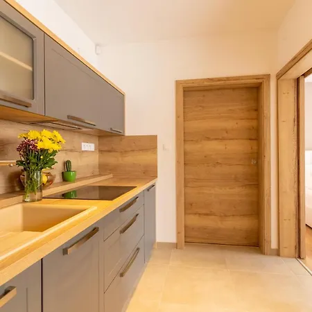 Gloria & Гостевой дом Доновалы