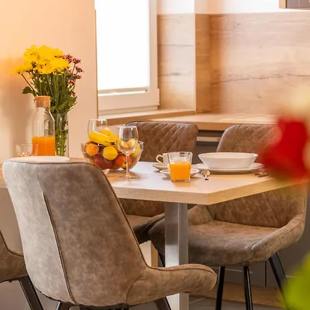 Gloria & Guest house 3*