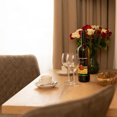 Gloria & Guest house 3*