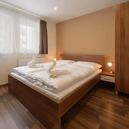 Gloria & Гостевой дом 3*