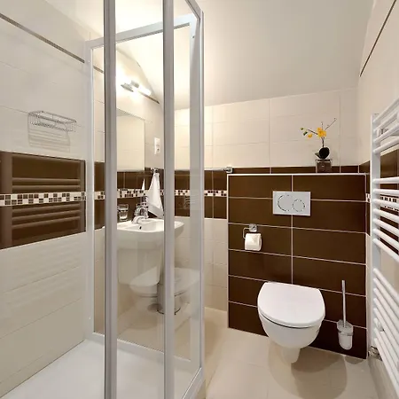 Gloria & Гостевой дом Доновалы