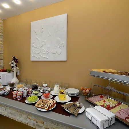 Gloria & Гостевой дом Доновалы