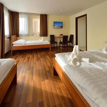 Gloria & Guest house