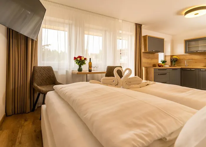 Πανσιόν Gloria &