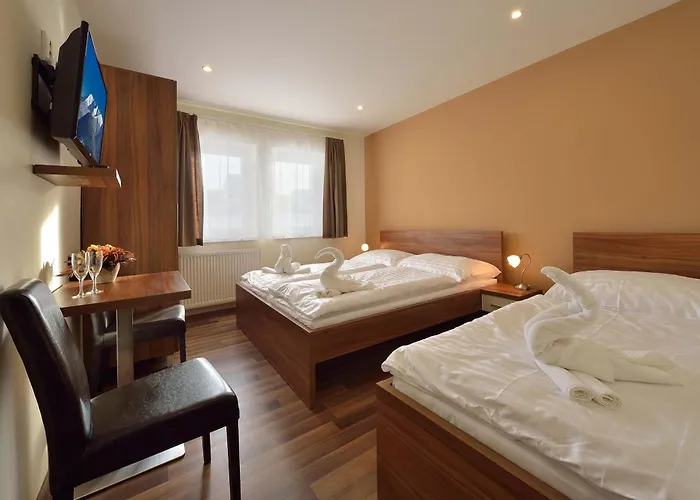 Gloria & Πανσιόν